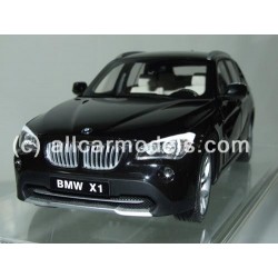 Kyosho 1/18 BMW X1 XDrive 28i (E84)