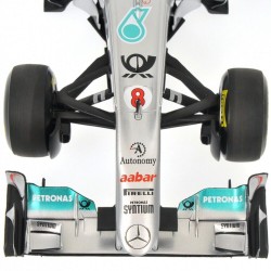 Minichamps 1/18 Mercedes GP F1 Team Petronas  No.8 Showcar 2011 N. Rosberg