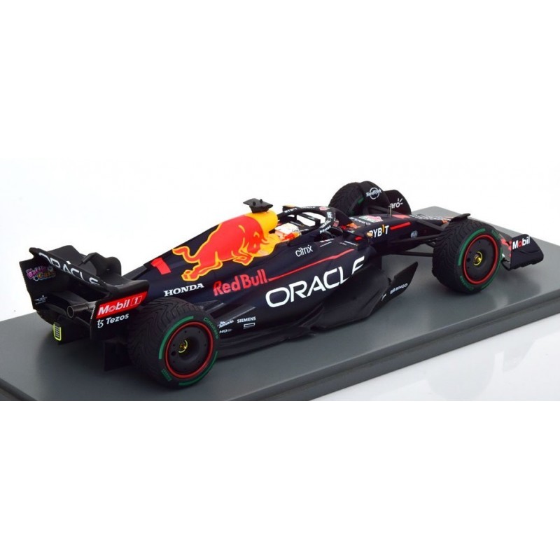 Spark 1/18 Oracle Red Bull Racing RB18 No.1 F1 Winner Japanese GP