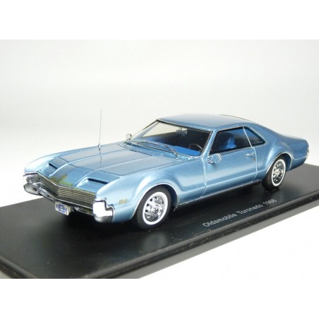 1:43 Oldsmobile Toronado 1966 (Spark)