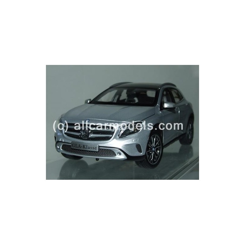 1:18 Mercedes Benz GLA Class (Norev)