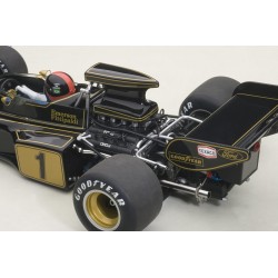 Autoart 1/18 Team Lotus Type 72E Grand Prix 1973-No.1- Driver: Emerson Fittipaldi (With Driver Figurine in Cockpit)