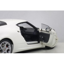 Autoart 1/18 Alfa Romeo 4C