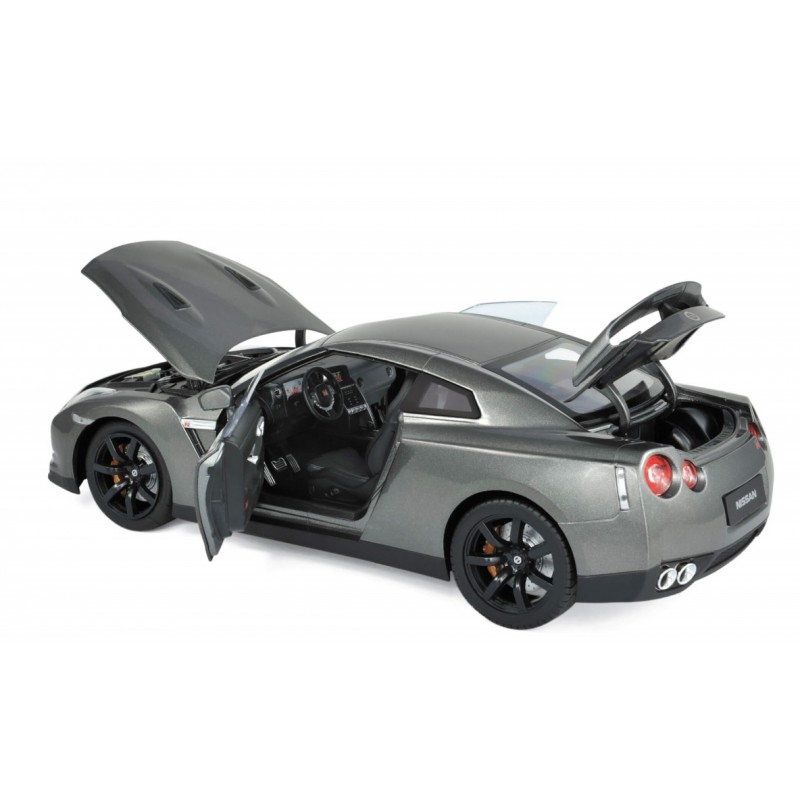 1: 18 Nissan GTR R-35 2008