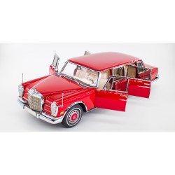 1/18 Mercedes-Benz 600 Pullman “Red Baron”, 1972