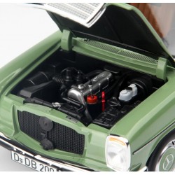 Norev 1/18 Mercedes Benz 200 (W115) 1973