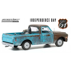 Greenlight Collectibles 1/18 Chevrolet C10 1971 & Alien Figure from the Movie Independence Day (1996)